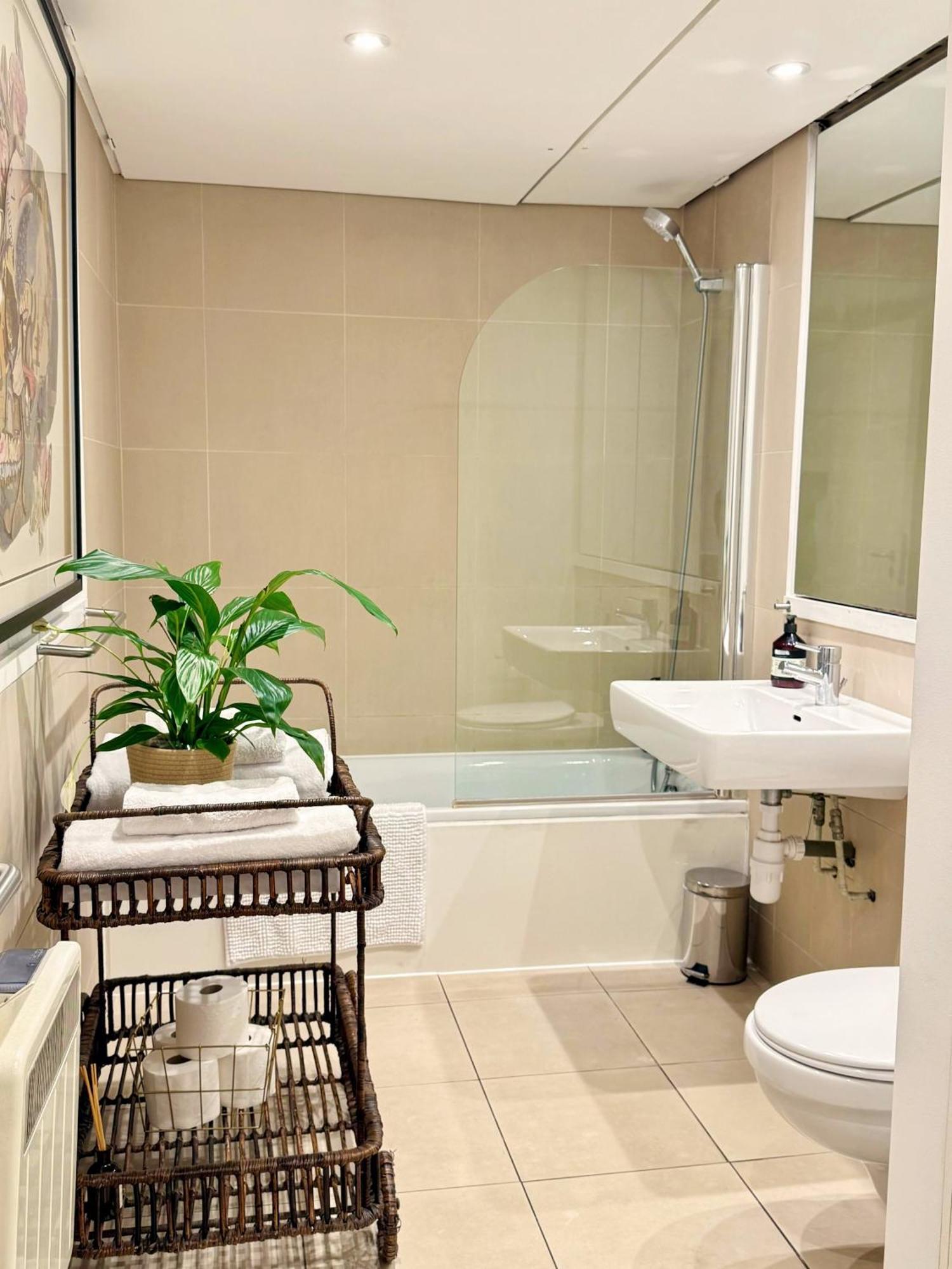 Spacious West End Duplex Apartment, W1 Central London Eksteriør billede